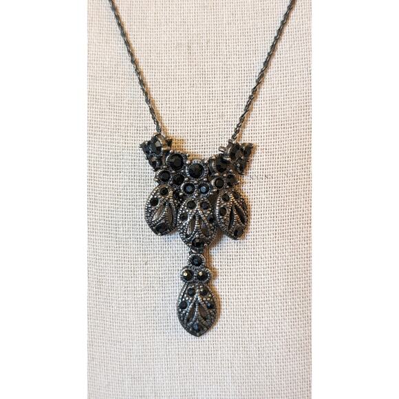 Black Crystal Charm Gun Metal Chain Necklace - Picture 3 of 8